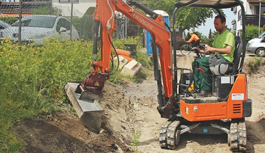 Hitachi Bagger und Lader